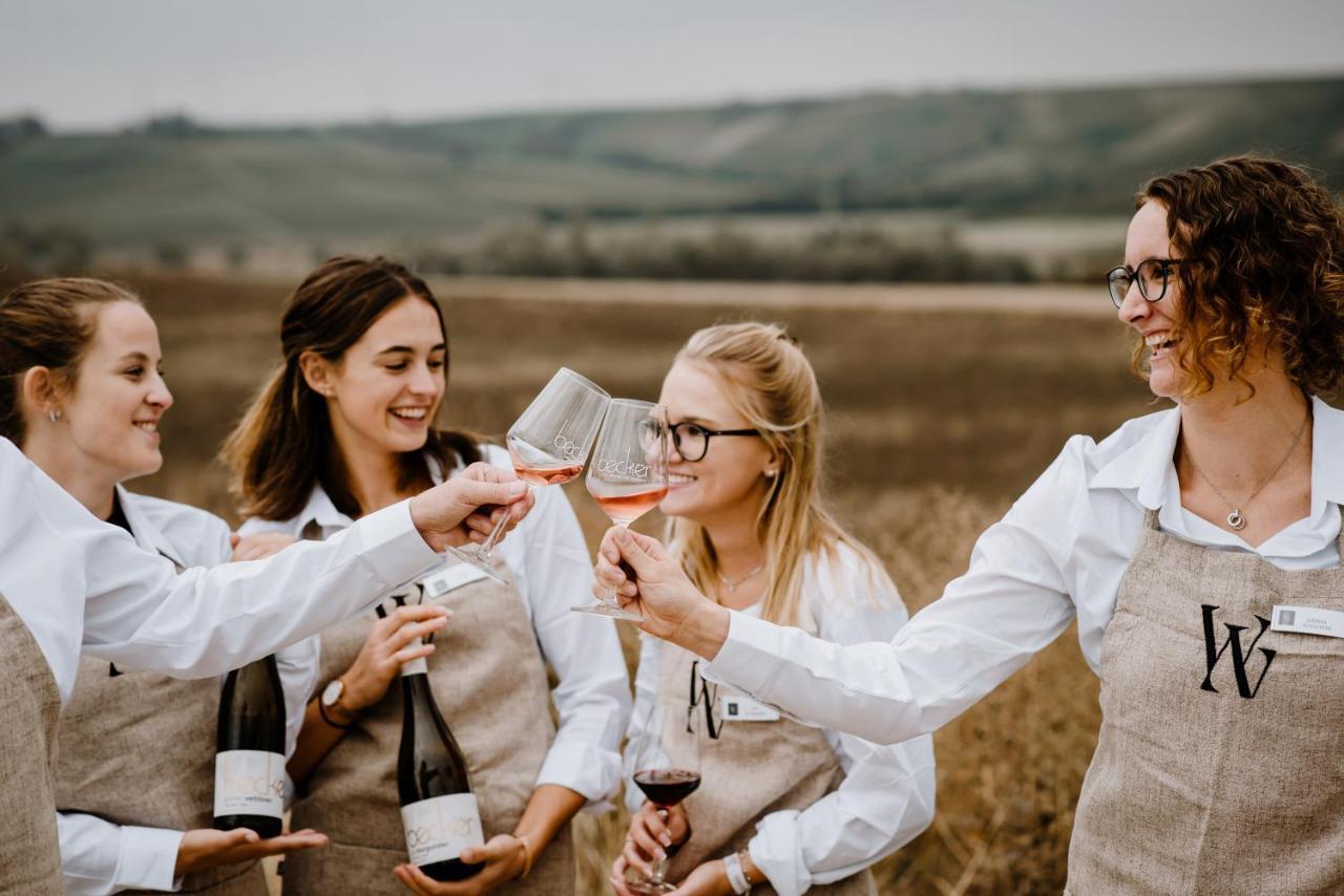 Weinzuhause Hotel-Restaurant-Vinothek Mommenheim Екстериор снимка