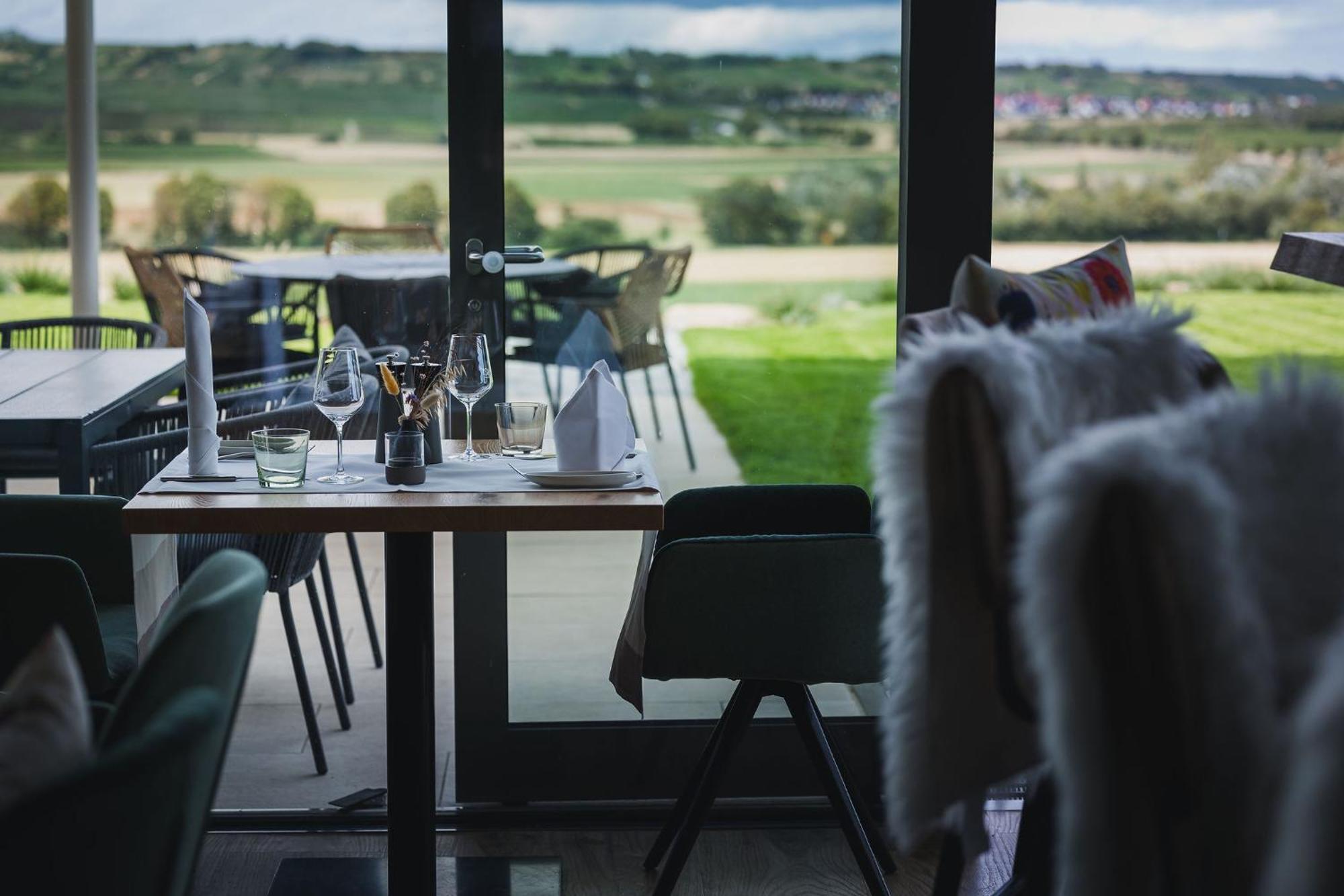 Weinzuhause Hotel-Restaurant-Vinothek Mommenheim Екстериор снимка