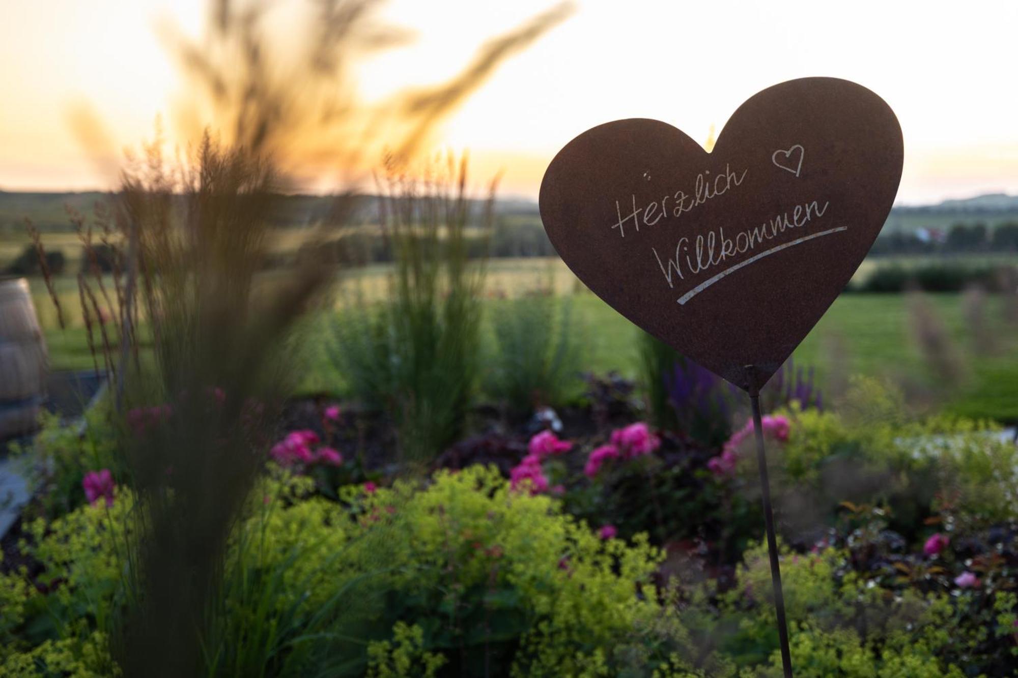 Weinzuhause Hotel-Restaurant-Vinothek Mommenheim Екстериор снимка